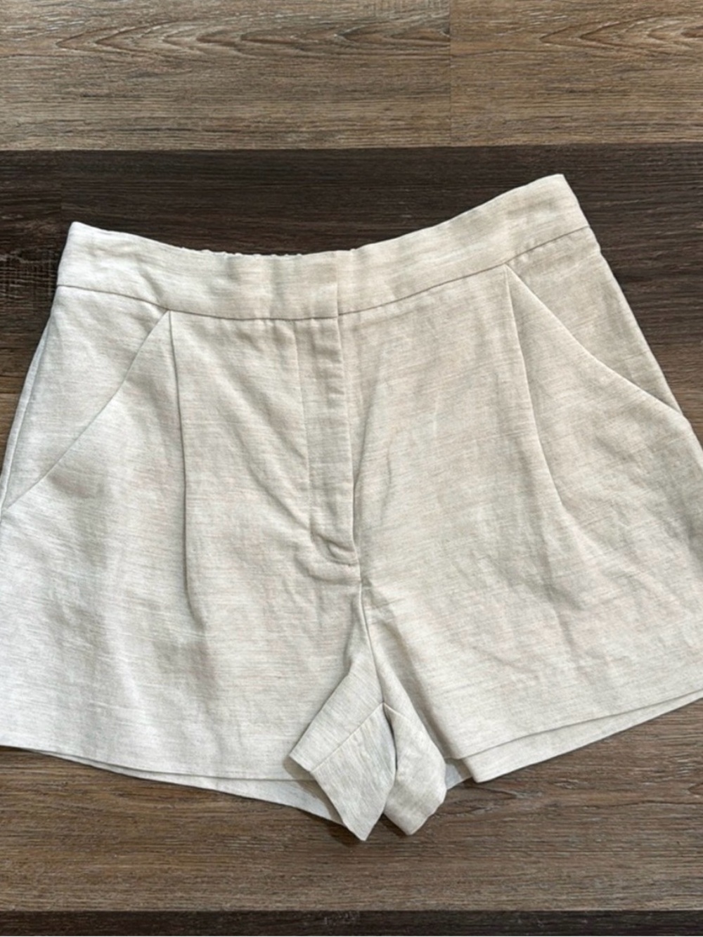 Aritzia Wilfred 3” Linen Shorts - Ecru